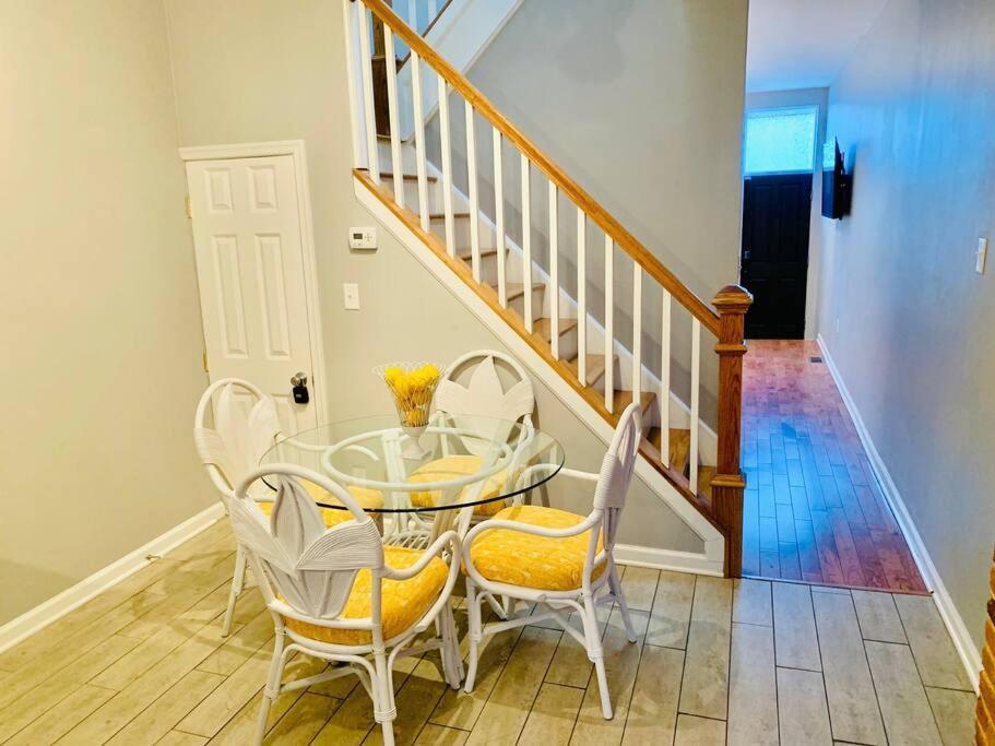 Upscale 2Bd/1.5Ba Townhome Mins To Jhh & Downtown Baltimore Eksteriør billede